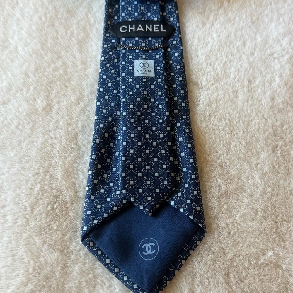Chanel CC Tie - Authentic - Picture 2 of 4